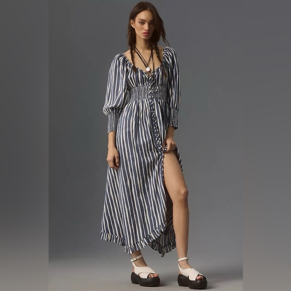 Anthropologie Long-Sleeve Sweetheart Midi‎ Dress in a blue and white size xxsp